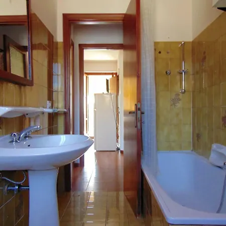 N90 - Numana, Trilocale Con Terrazzo A Due Passi Dal Mare ヌマーナ